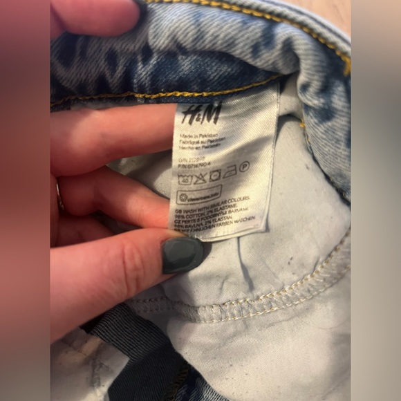 H&M mom jeans size 6 - Picture 5 of 6